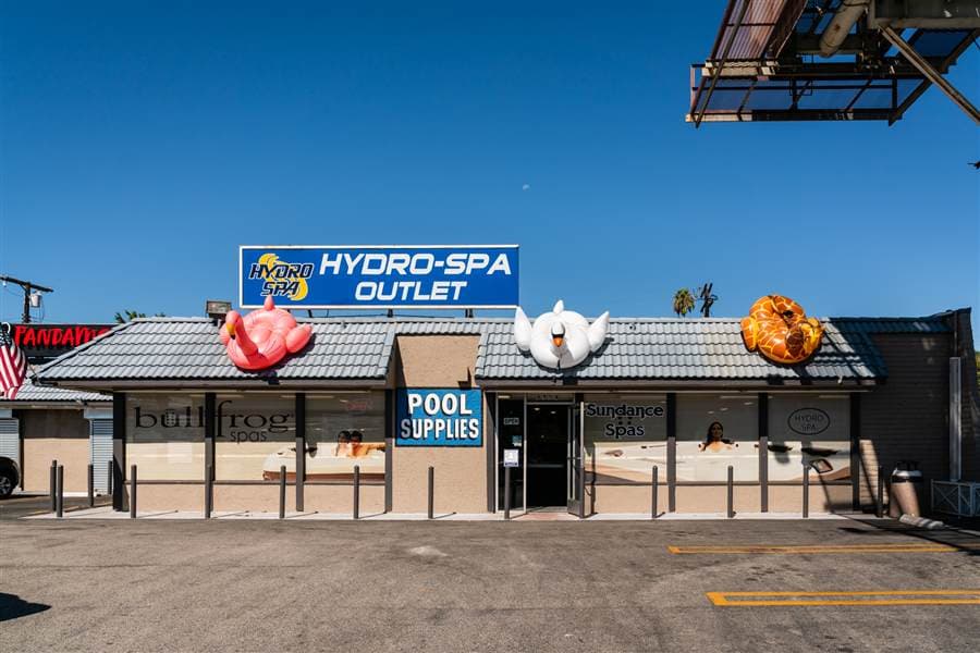 Hot tub maintenance and cleaning by Hydro-Spa Outlet technicians